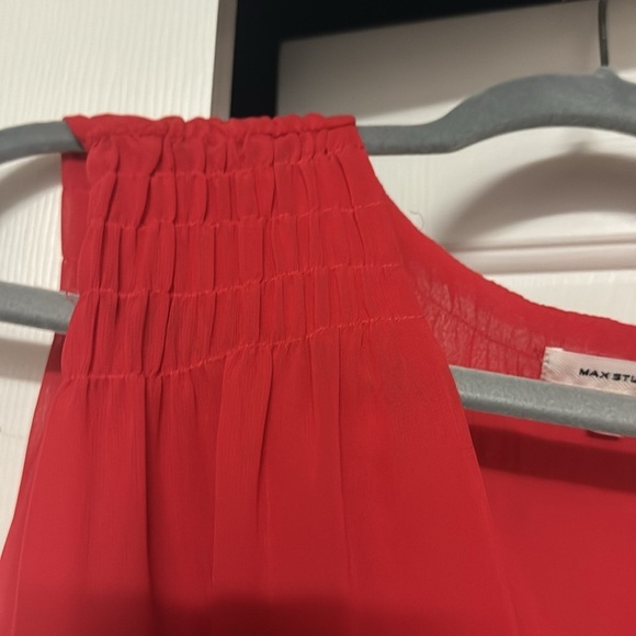 Red sleeveless Blouse with cross front - Picture 3 of 6